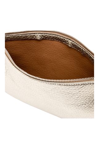 Pochette in pelle laminata colore platino. GIANNI CHIARINI | 3975-LIGHT GOLD